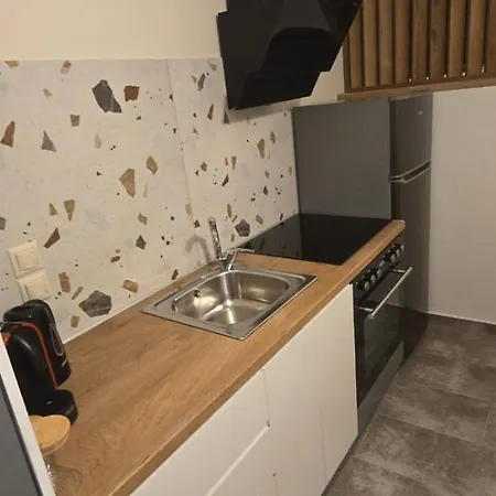 Santa Marina & Appartamento Douneika (Amaliada)